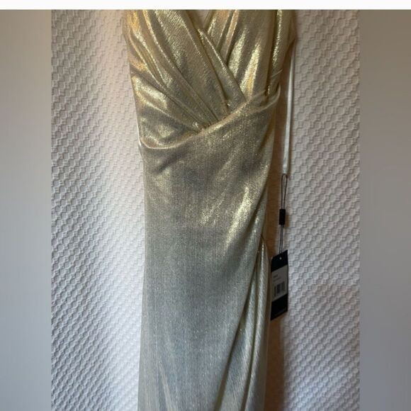 La Femme 29836 V-Neck Open Back Metallic  Prom Gown White/Gold Size 0 $338 - Picture 5 of 10